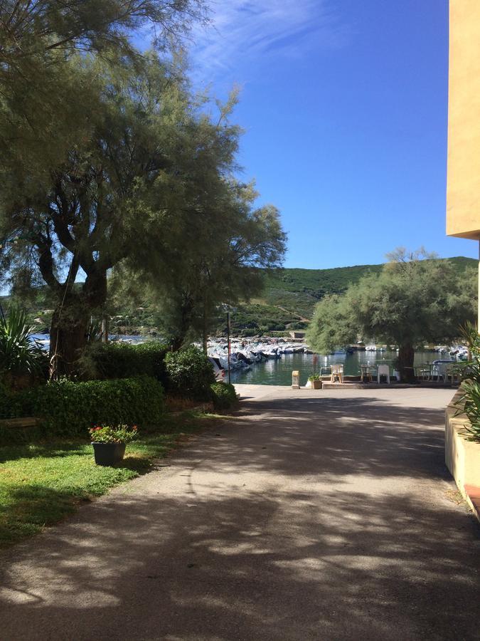 La Marine Hotel Luri Exterior photo